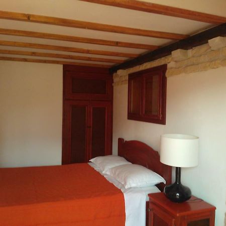 Apartments Picasso Komiza Bagian luar foto