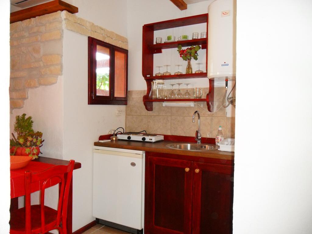Apartments Picasso Komiza Ruang foto