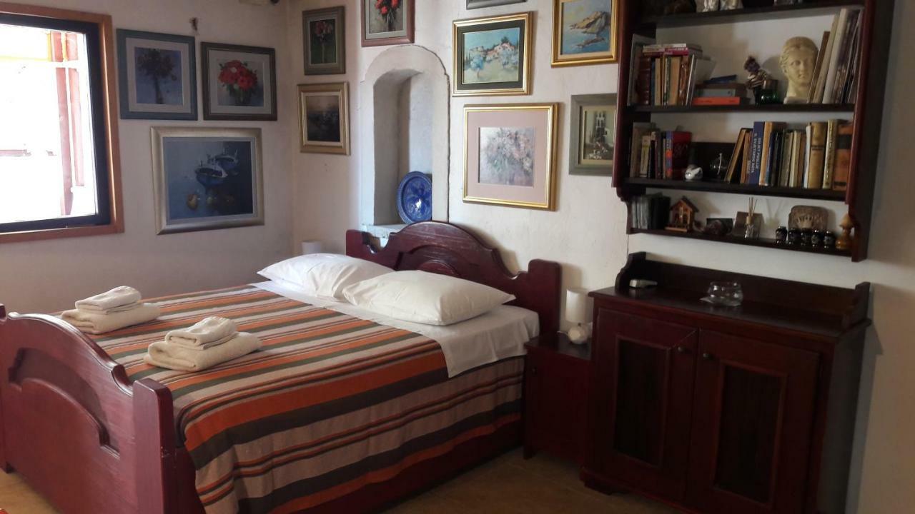 Apartments Picasso Komiza Bagian luar foto
