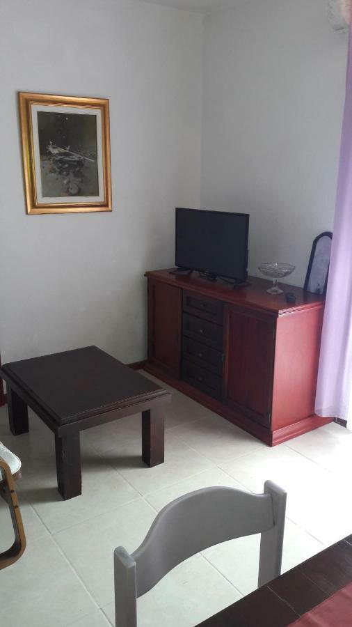 Apartments Picasso Komiza Bagian luar foto