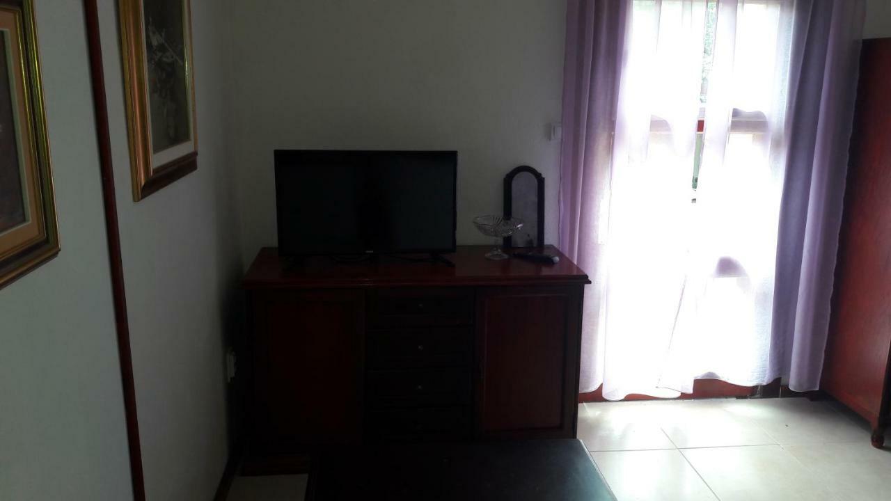 Apartments Picasso Komiza Bagian luar foto